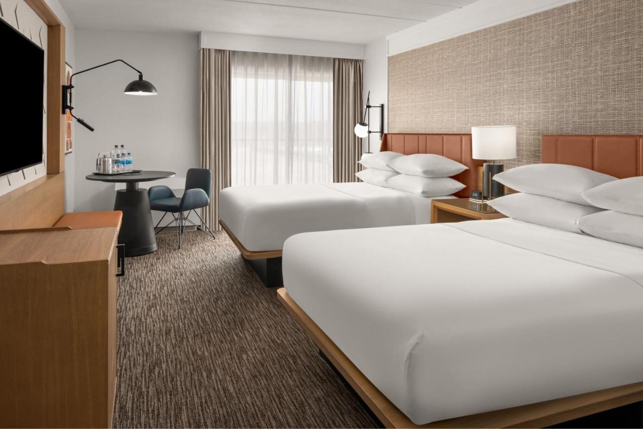 Sheraton Milwaukee Brookfield Zewnętrze zdjęcie