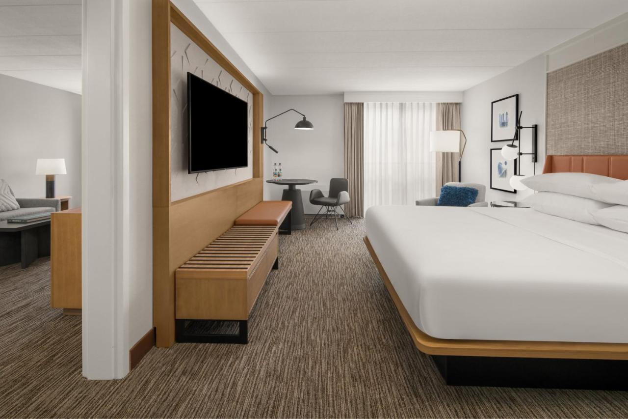 Sheraton Milwaukee Brookfield Zewnętrze zdjęcie