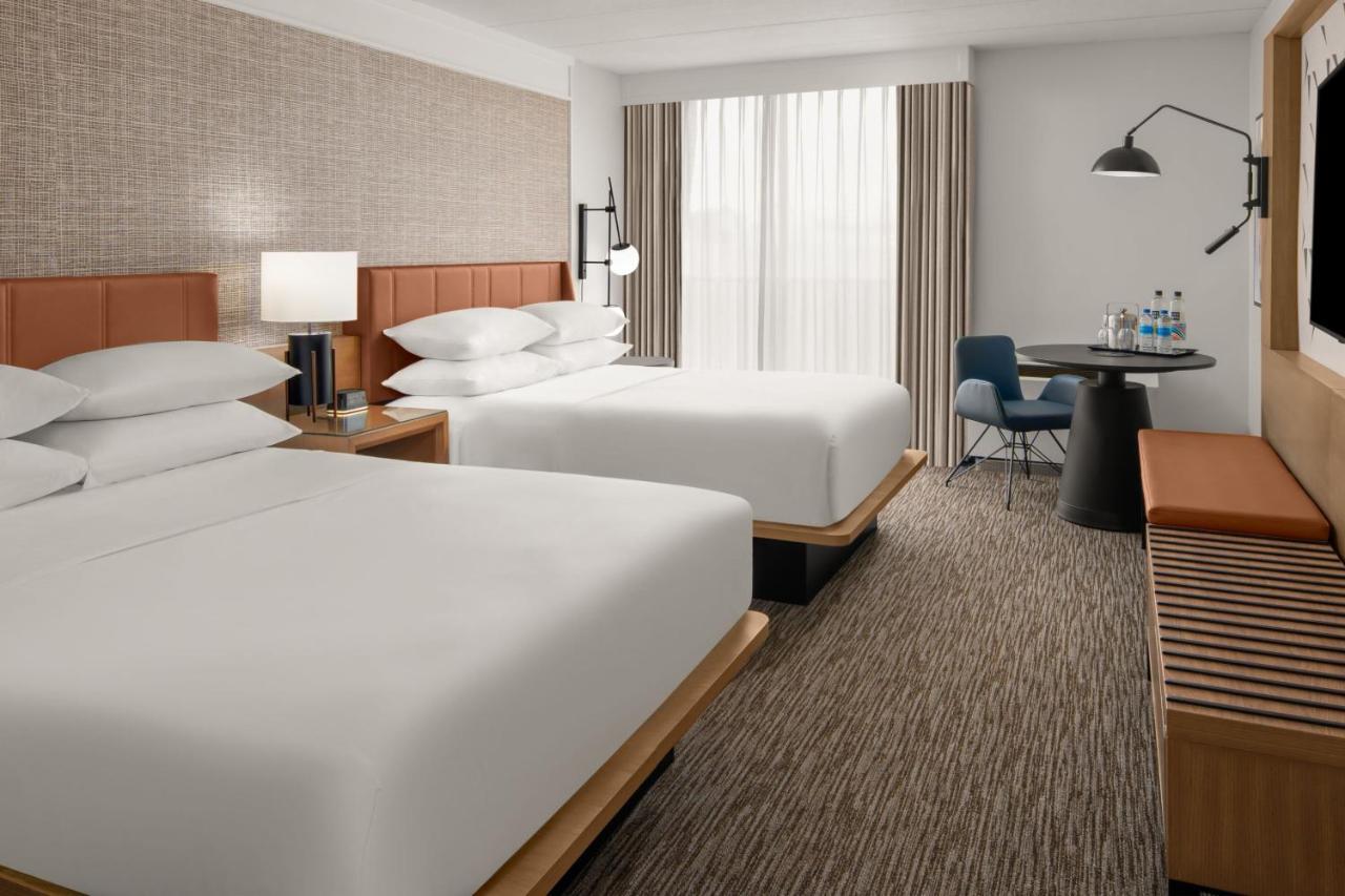 Sheraton Milwaukee Brookfield Zewnętrze zdjęcie