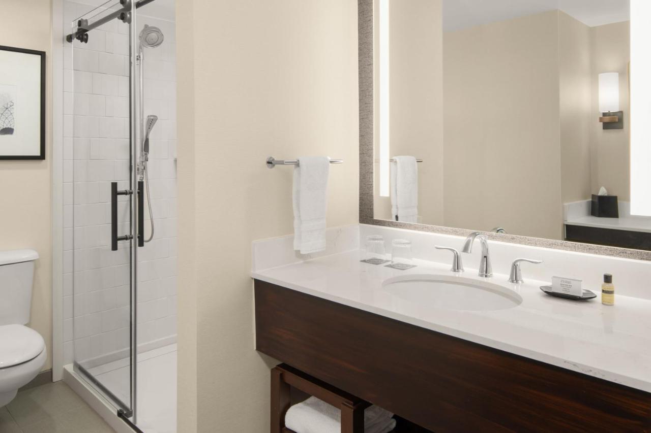Sheraton Milwaukee Brookfield Zewnętrze zdjęcie