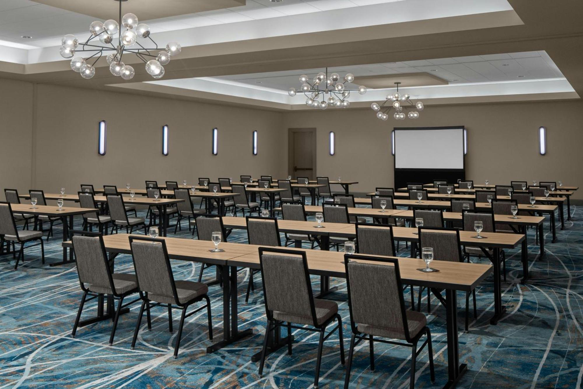 Sheraton Milwaukee Brookfield Zewnętrze zdjęcie