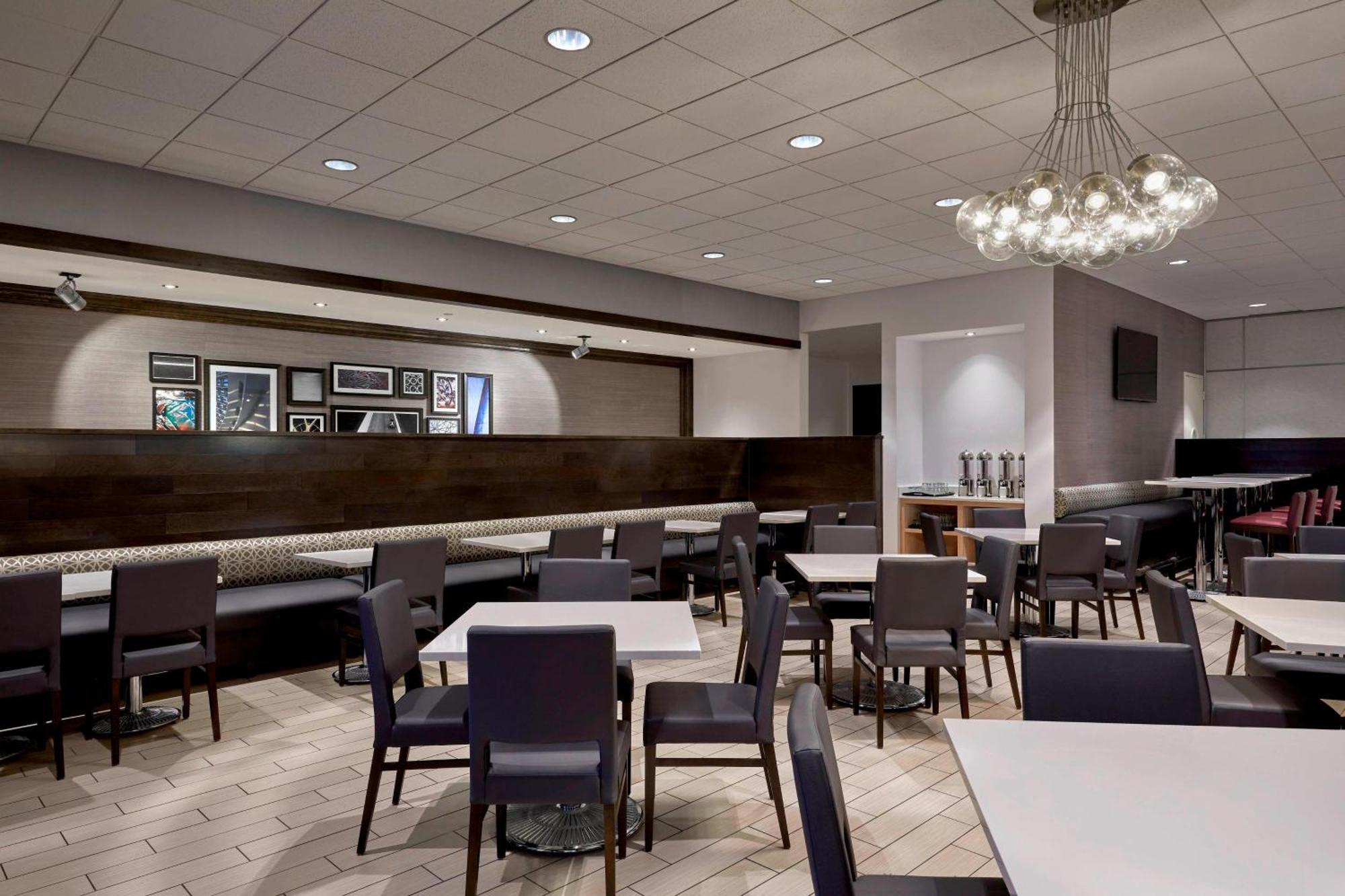 Sheraton Milwaukee Brookfield Zewnętrze zdjęcie