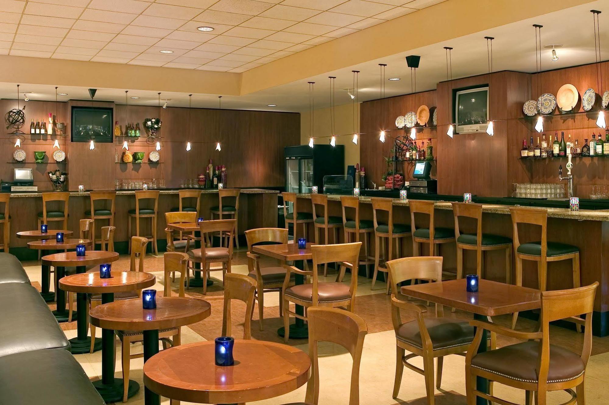 Sheraton Milwaukee Brookfield Zewnętrze zdjęcie