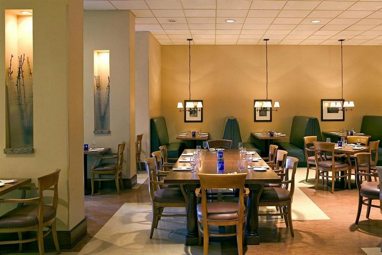 Sheraton Milwaukee Brookfield Zewnętrze zdjęcie